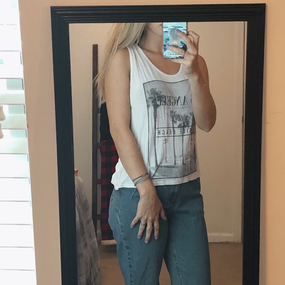 Graphic tank